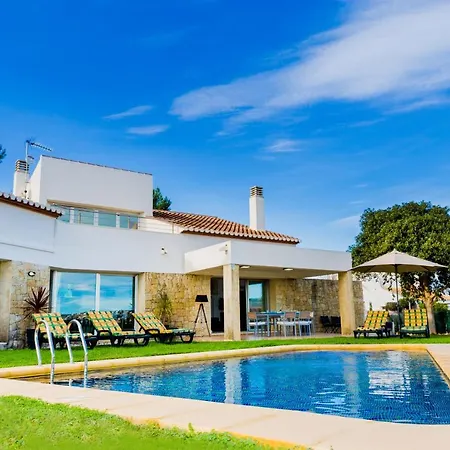Villa Garden By Rock